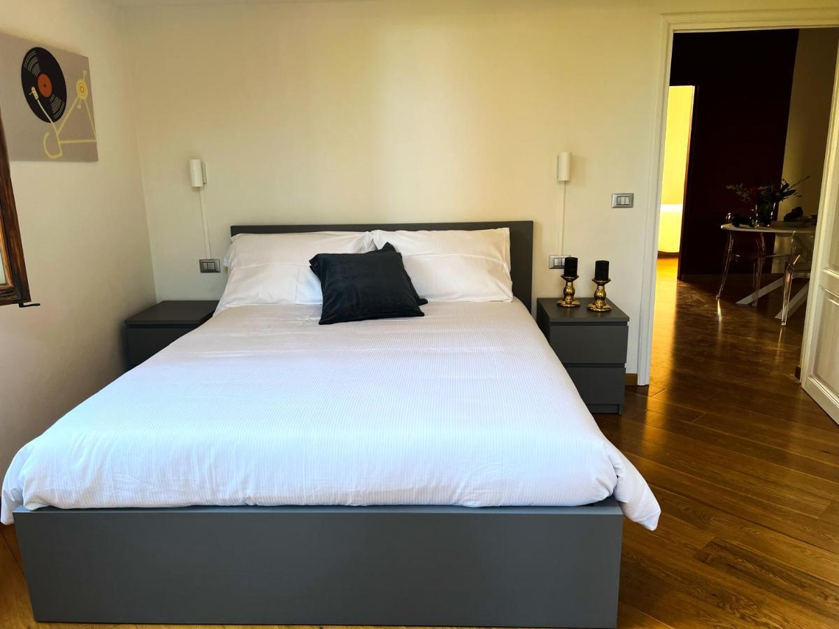 Chic Apt In Villa - Dolcevita Holiday Флоренція Екстер'єр фото